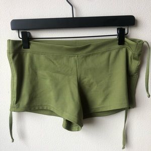 Olive Mika pole shorts, size L/XL